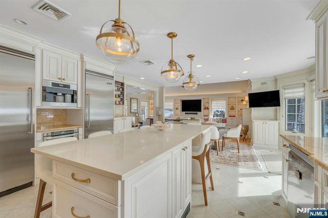 1 Seton Lane, Mahwah, NJ 07430