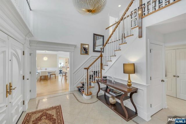 1 Seton Lane, Mahwah, NJ 07430