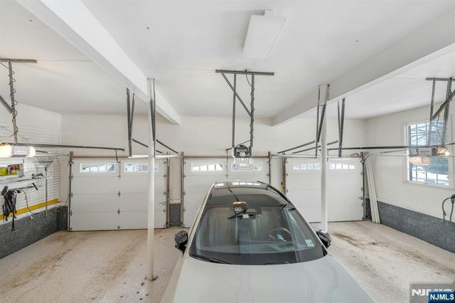 1 Seton Lane, Mahwah, NJ 07430