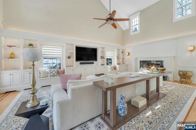 1 Seton Lane, Mahwah, NJ 07430