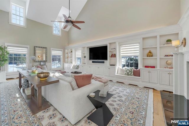 1 Seton Lane, Mahwah, NJ 07430