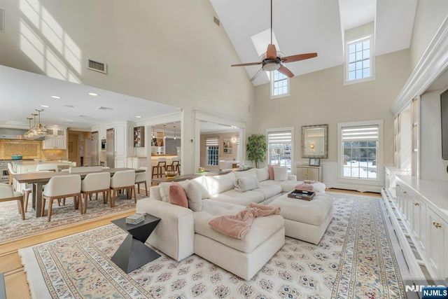 1 Seton Lane, Mahwah, NJ 07430