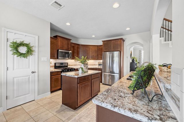 9706 Suffolk Downs Drive, Mont Belvieu, TX 77523