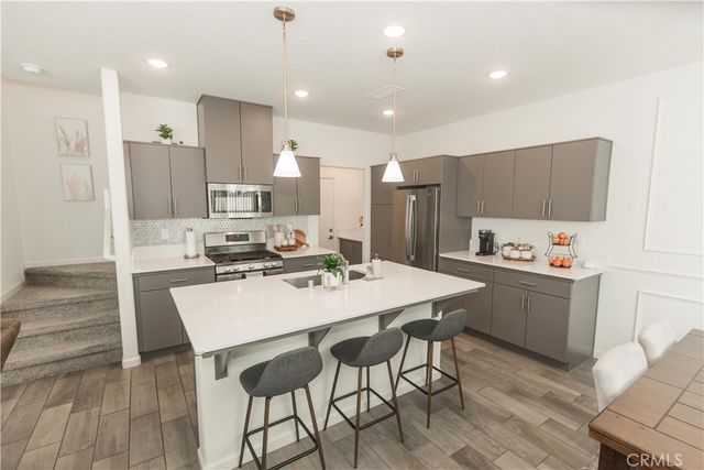 2020 N Ralph Lane, Clovis, CA 93619