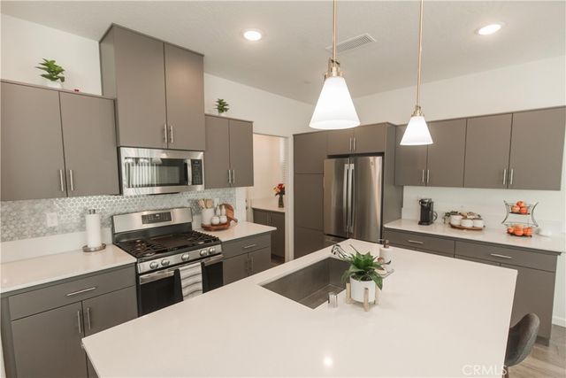 2020 N Ralph Lane, Clovis, CA 93619