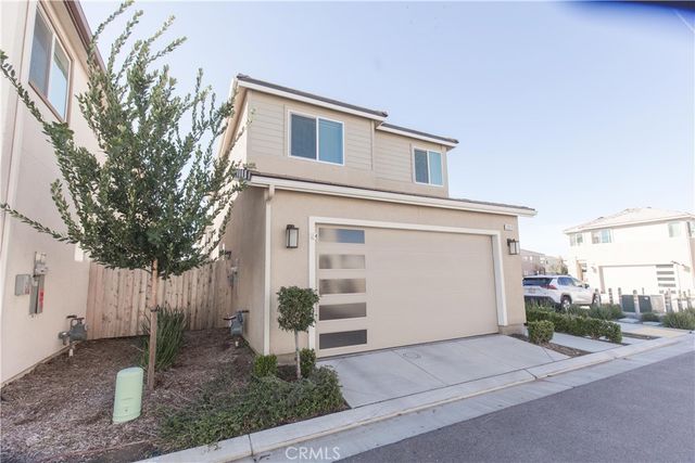 2020 N Ralph Lane, Clovis, CA 93619