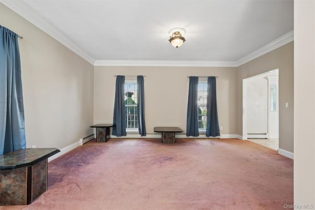 17 Egret Way, Center Moriches, NY 11934