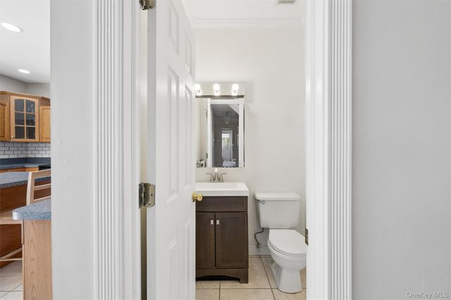 17 Egret Way, Center Moriches, NY 11934