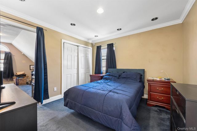 17 Egret Way, Center Moriches, NY 11934