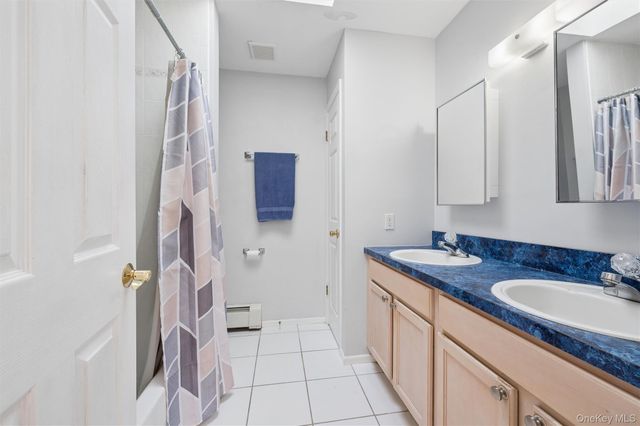 17 Egret Way, Center Moriches, NY 11934