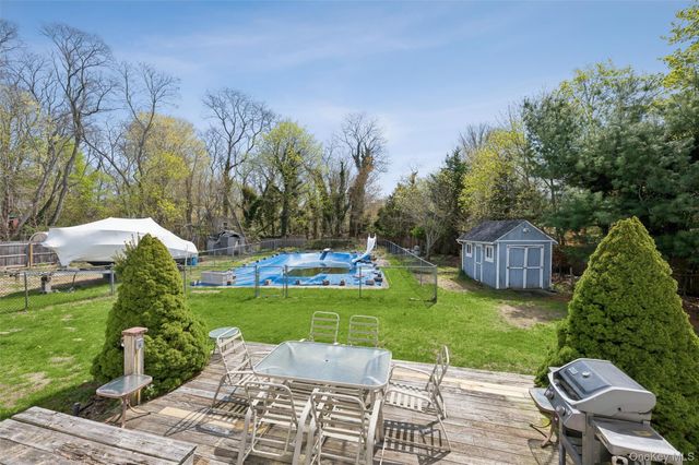 17 Egret Way, Center Moriches, NY 11934