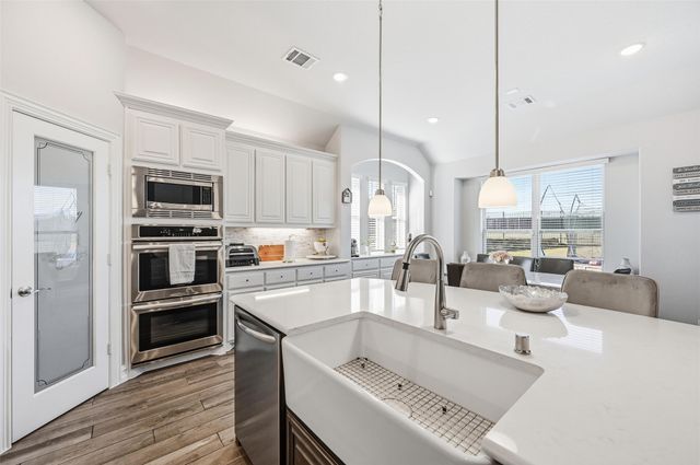 609 Dusty Glen Trail, Midlothian, TX 76065