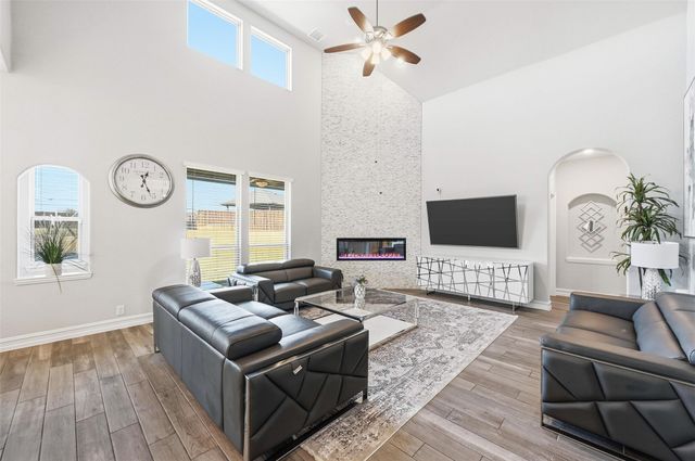 609 Dusty Glen Trail, Midlothian, TX 76065