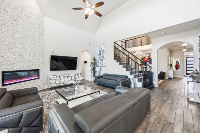 609 Dusty Glen Trail, Midlothian, TX 76065