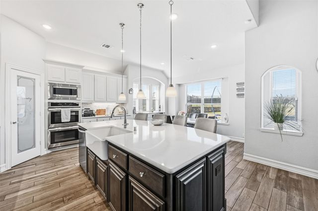 609 Dusty Glen Trail, Midlothian, TX 76065