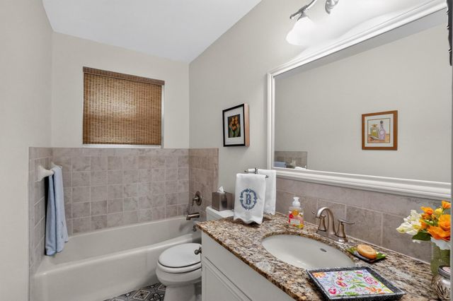 1622 Twin Island Drive DR, Lockhart, TX 78644