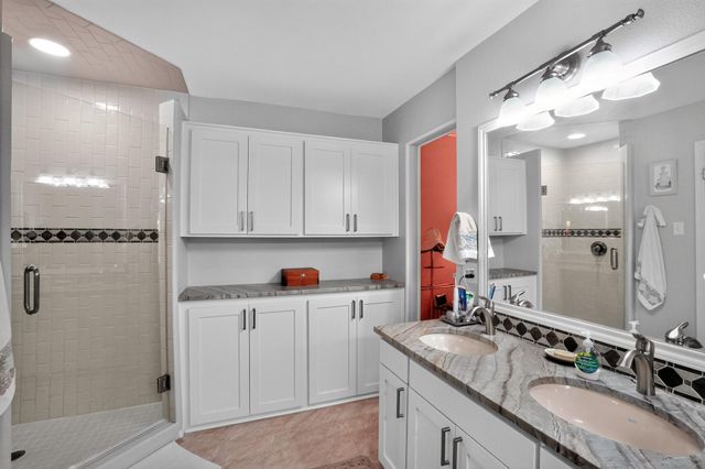 1622 Twin Island Drive DR, Lockhart, TX 78644