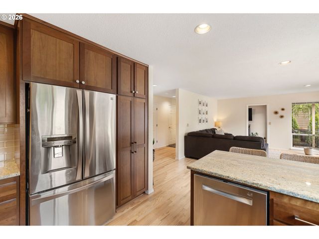 11200 Sw PARTRIDGE Loop, Beaverton, OR 97007