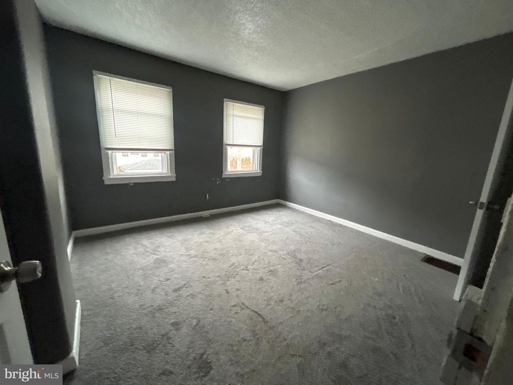 24 W MONROE ST, Mount Holly, NJ 08060