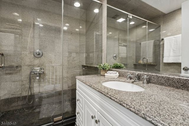 600 4Th Ave, Westfield Town, NJ 07090