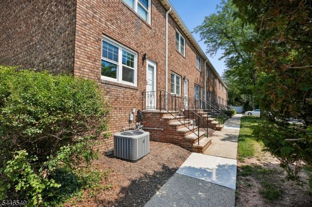 600 4Th Ave, Westfield Town, NJ 07090