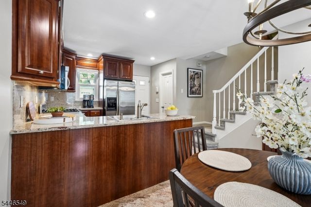 600 4Th Ave, Westfield Town, NJ 07090