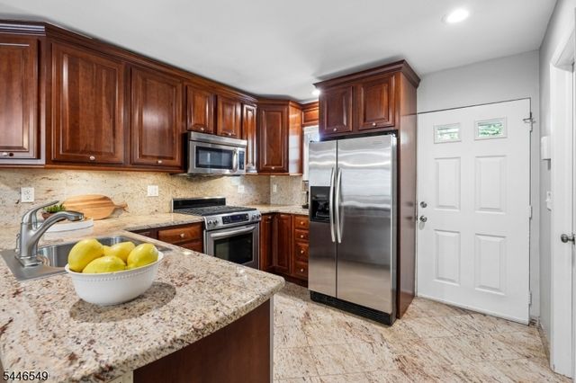 600 4Th Ave, Westfield Town, NJ 07090