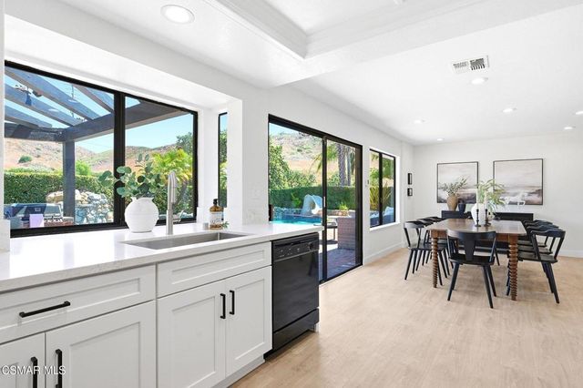 27833 Via Amistosa, Agoura Hills, CA 91301