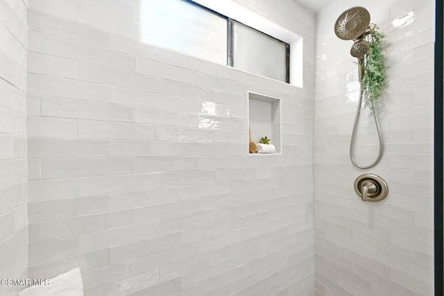 27833 Via Amistosa, Agoura Hills, CA 91301