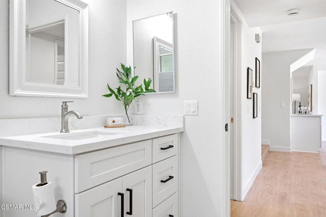 27833 Via Amistosa, Agoura Hills, CA 91301