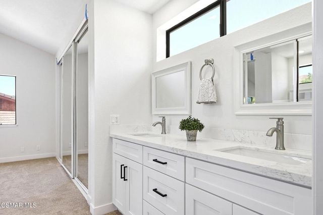 27833 Via Amistosa, Agoura Hills, CA 91301
