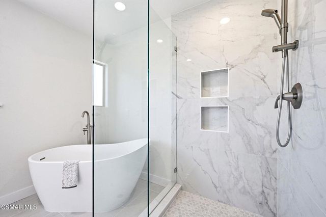 27833 Via Amistosa, Agoura Hills, CA 91301