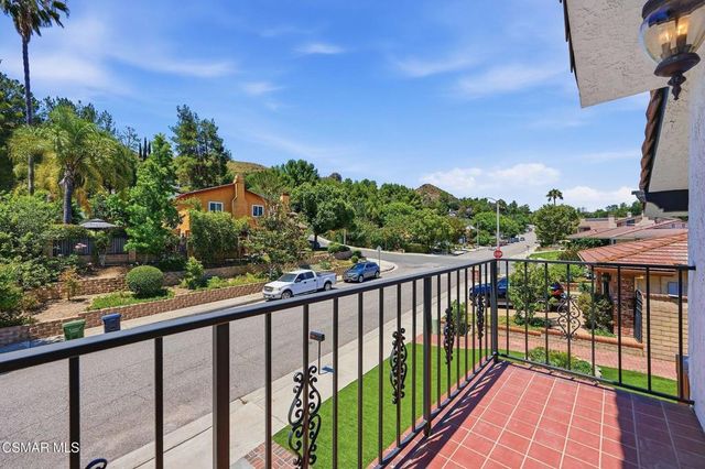 27833 Via Amistosa, Agoura Hills, CA 91301