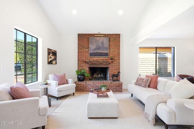 27833 Via Amistosa, Agoura Hills, CA 91301