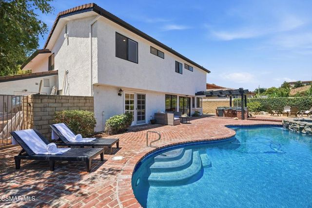 27833 Via Amistosa, Agoura Hills, CA 91301