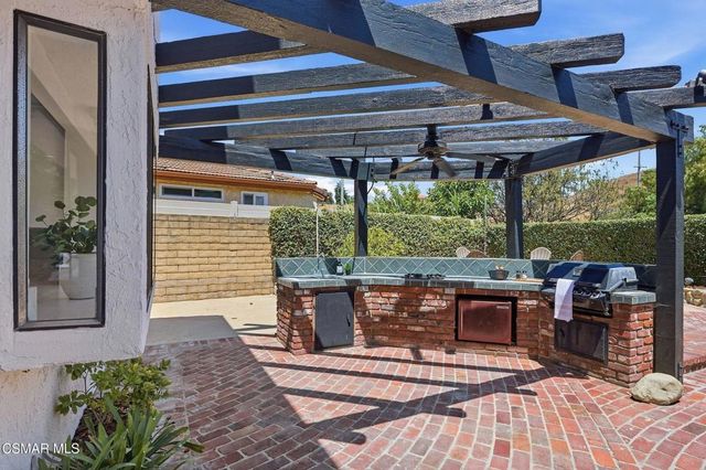 27833 Via Amistosa, Agoura Hills, CA 91301