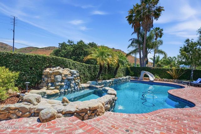 27833 Via Amistosa, Agoura Hills, CA 91301