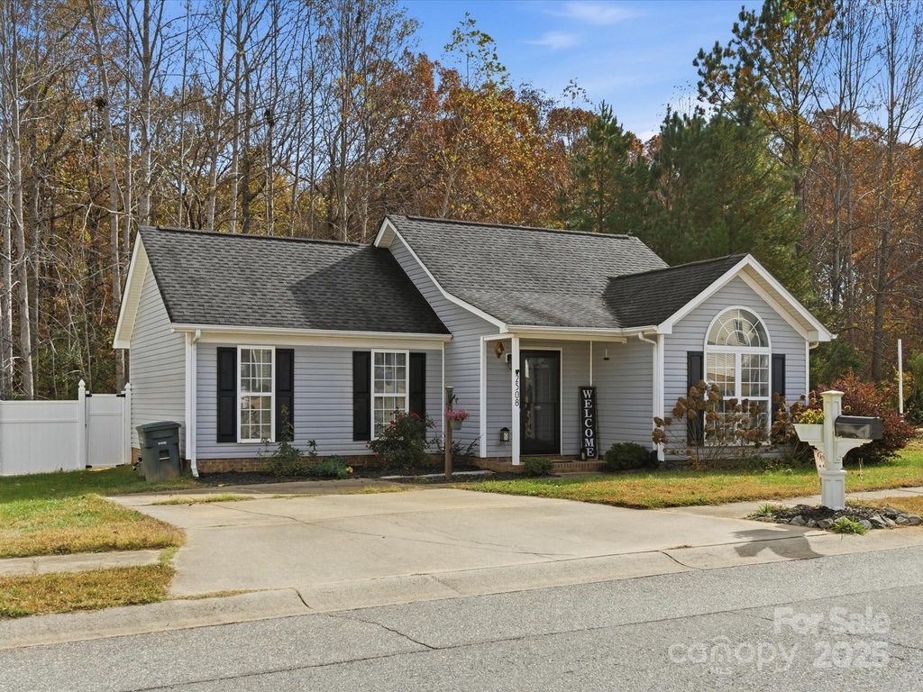 2508 Barkers Ridge Drive, Bessemer City, NC 28016