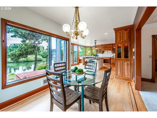 441 W D St, Springfield, OR 97477