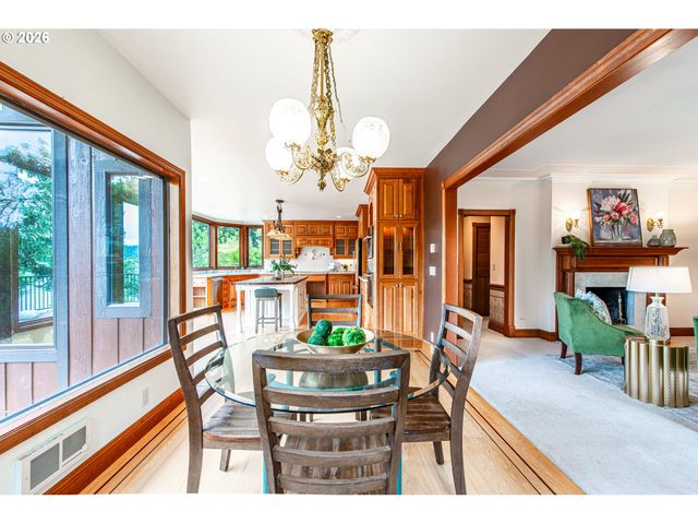 441 W D St, Springfield, OR 97477