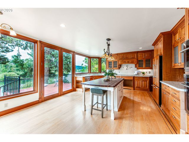441 W D St, Springfield, OR 97477