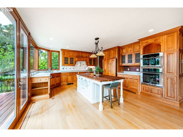 441 W D St, Springfield, OR 97477