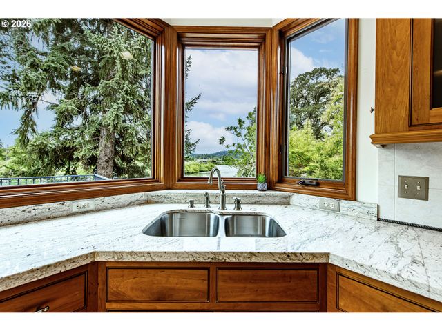 441 W D St, Springfield, OR 97477