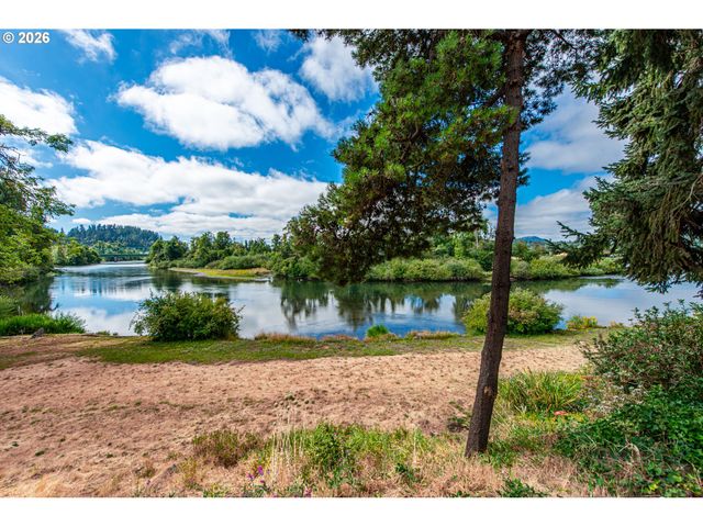 441 W D St, Springfield, OR 97477