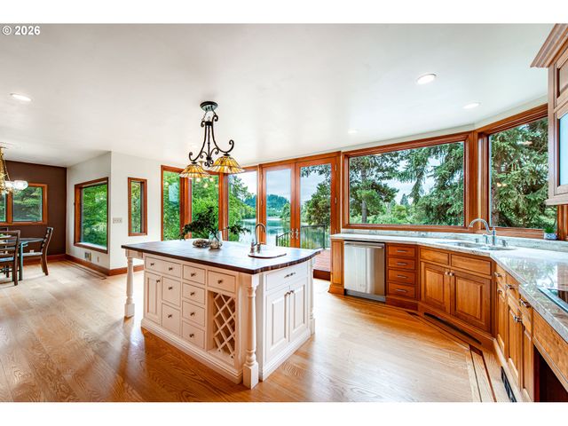 441 W D St, Springfield, OR 97477