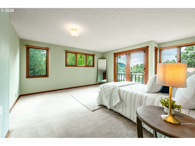 441 W D St, Springfield, OR 97477