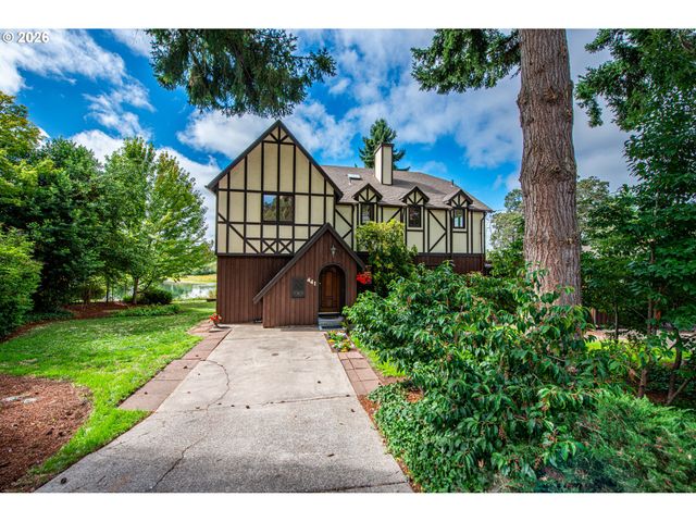 441 W D St, Springfield, OR 97477
