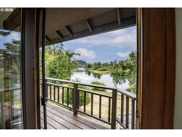 441 W D St, Springfield, OR 97477
