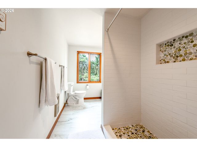 441 W D St, Springfield, OR 97477