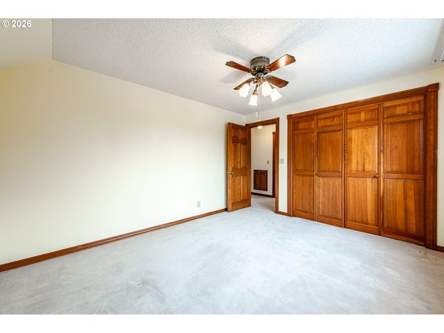 441 W D St, Springfield, OR 97477